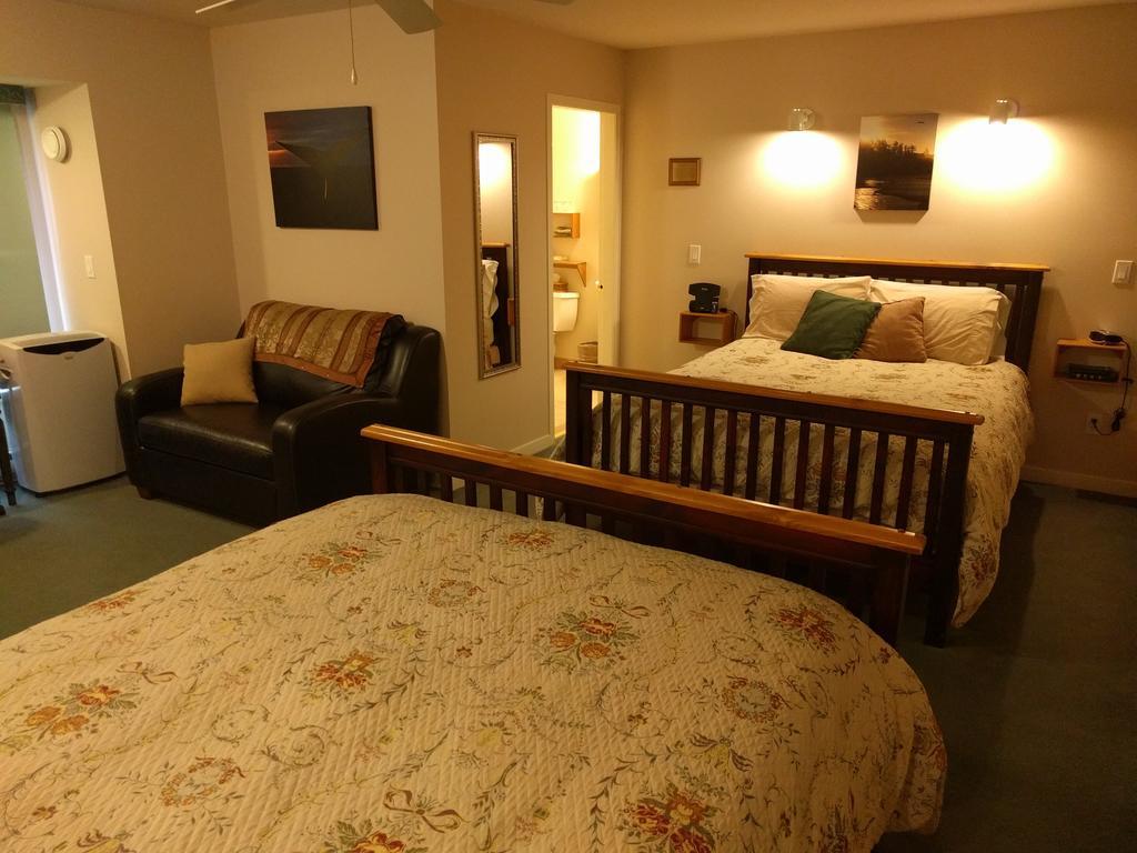 Cedar Wood Lodge Bed & Breakfast Inn Port Alberni Kültér fotó