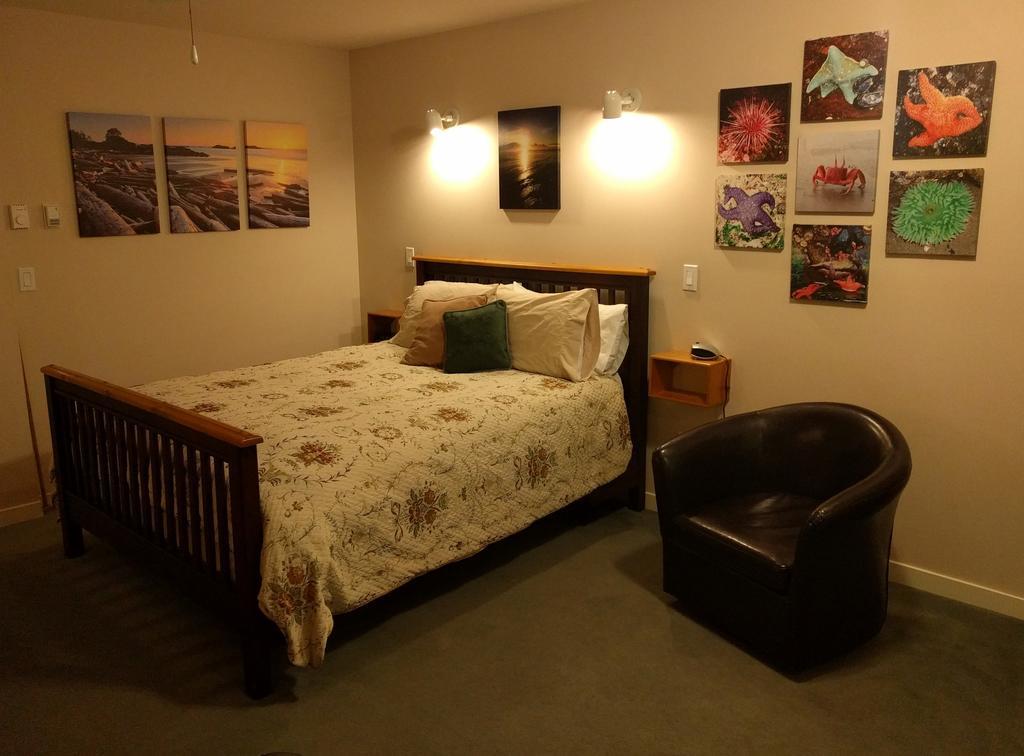 Cedar Wood Lodge Bed & Breakfast Inn Port Alberni Kültér fotó