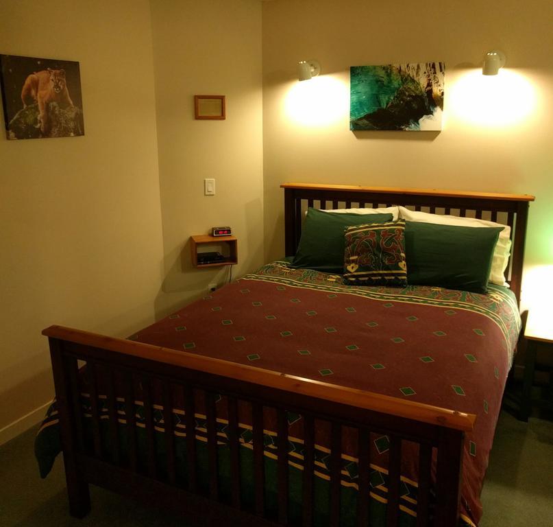 Cedar Wood Lodge Bed & Breakfast Inn Port Alberni Kültér fotó