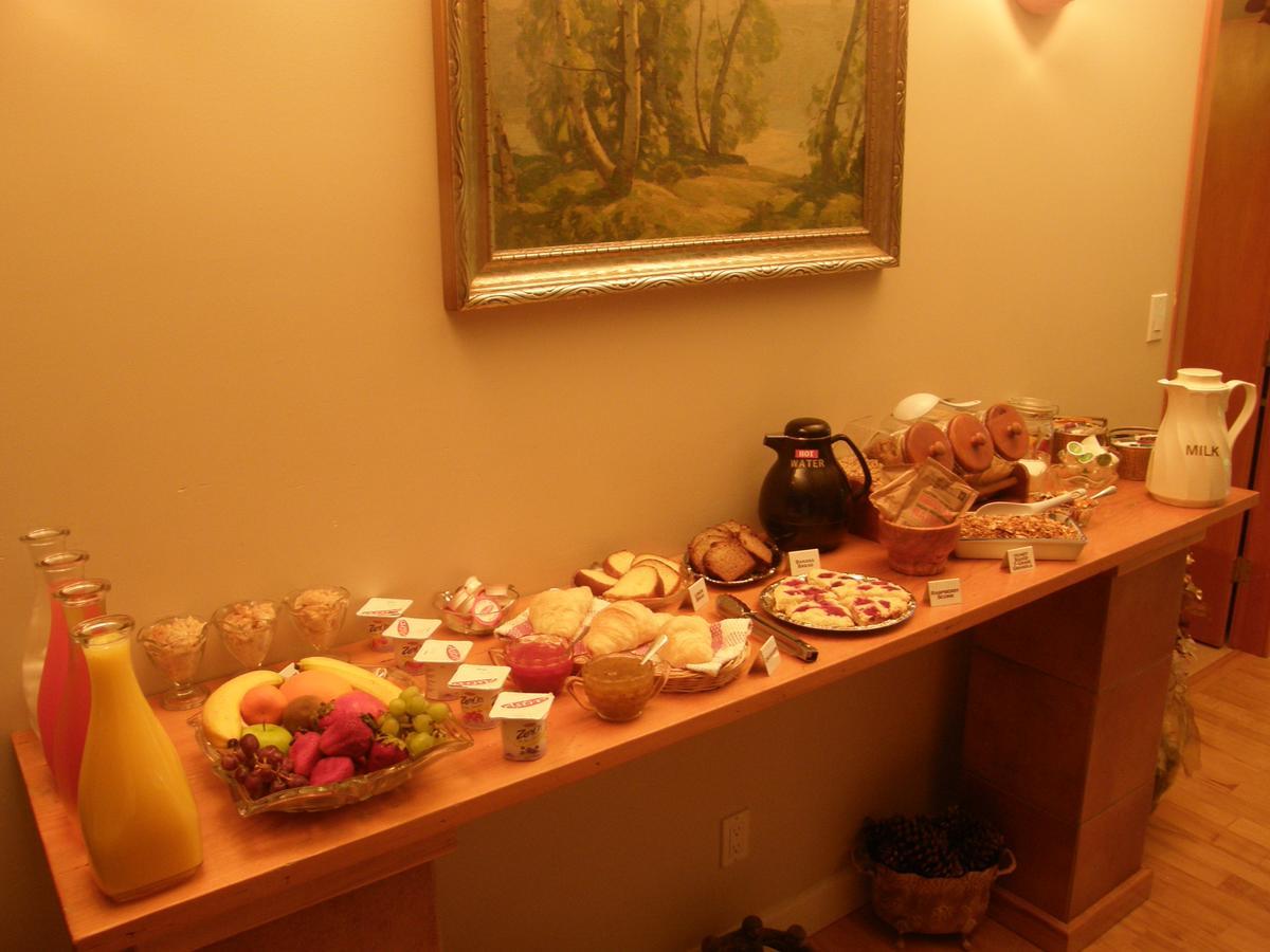 Cedar Wood Lodge Bed & Breakfast Inn Port Alberni Kültér fotó