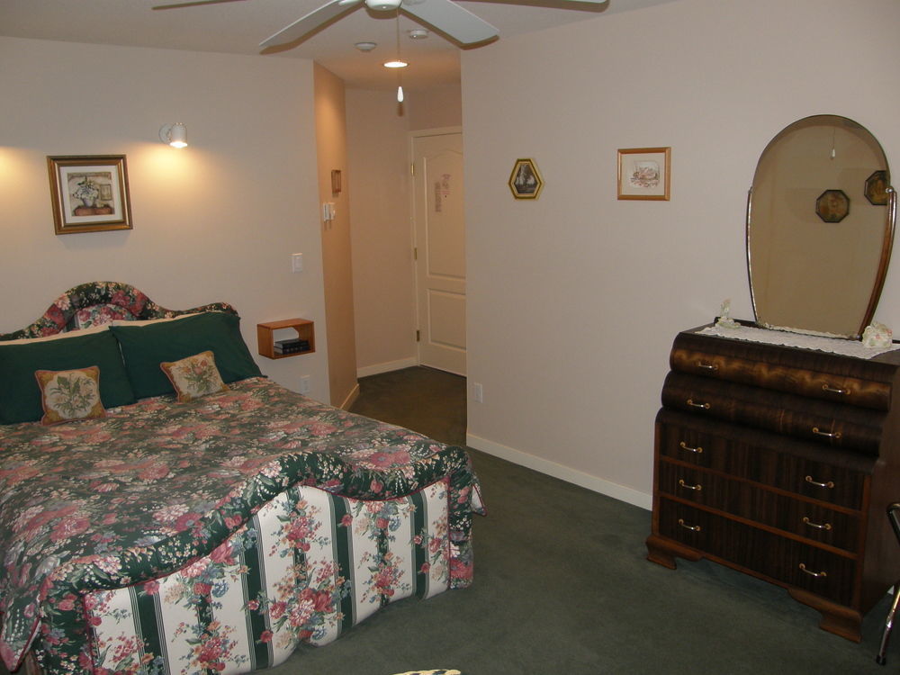 Cedar Wood Lodge Bed & Breakfast Inn Port Alberni Kültér fotó
